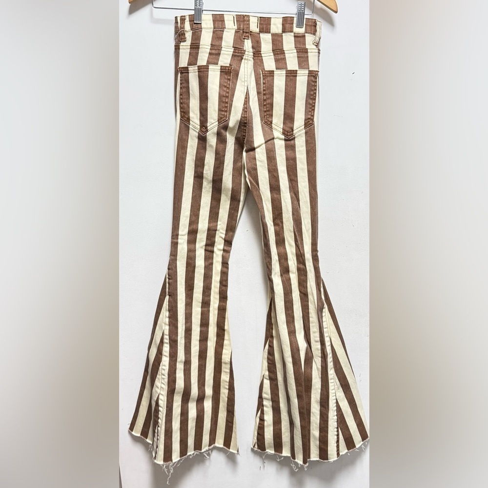 Chic Striped Flare Pants in Brown and White Size S - Picture 5 of 11